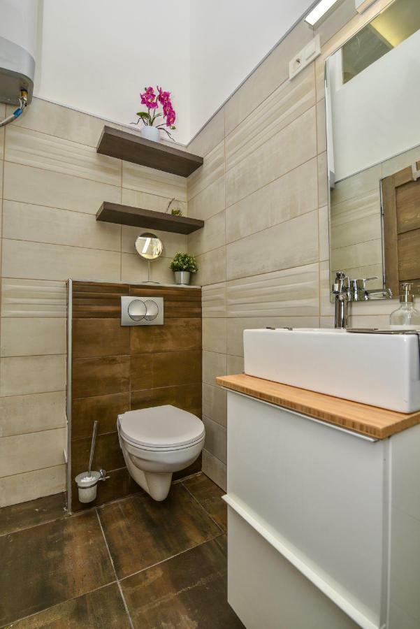 Heart Apartment With Free Private Parking Budapest Exterior photo